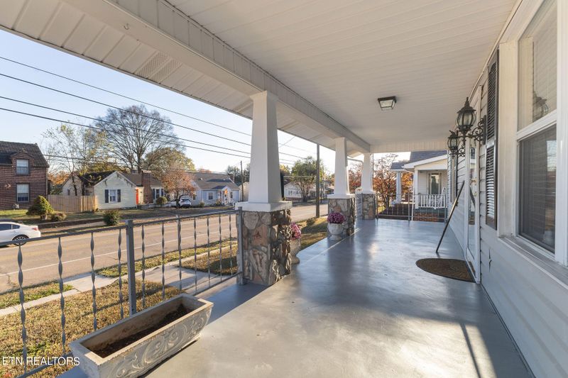 2015 Cecil Ave, Knoxville, TN 37917