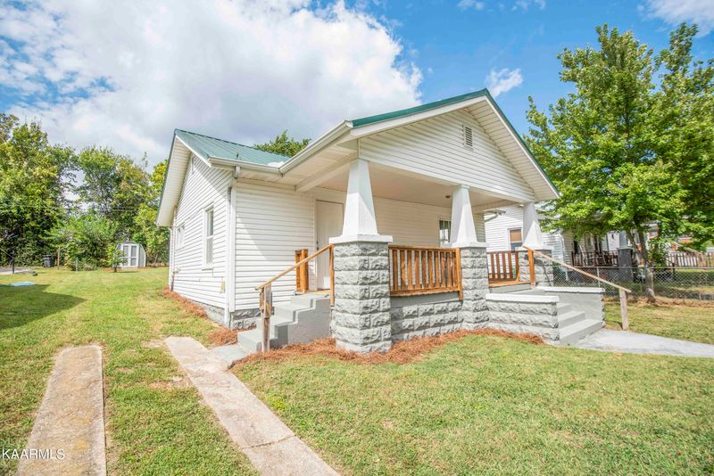 2015 E Glenwood Ave, Knoxville, TN 37917