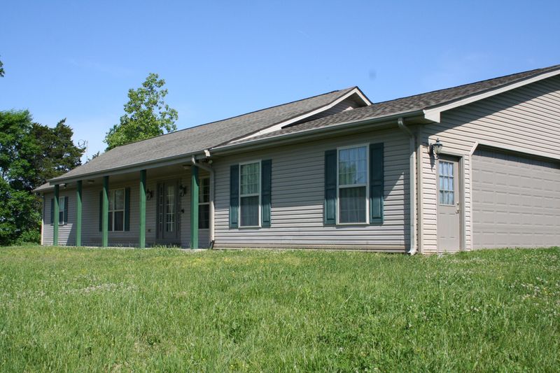 2015 Mayo Rd, Loudon, TN 37774