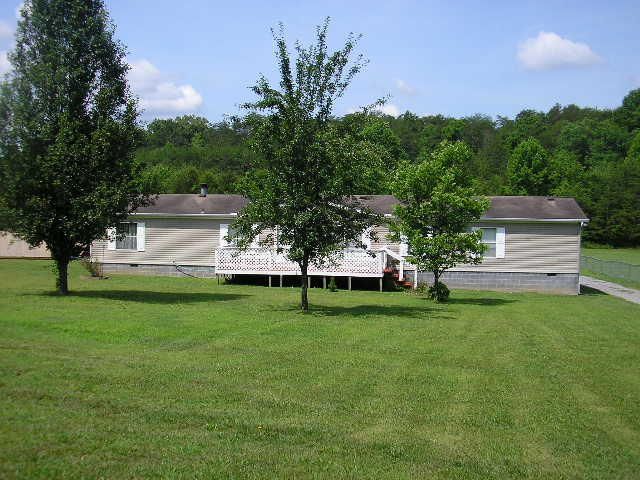 2015 Midway Rd, Strawberry Plains, TN 37871