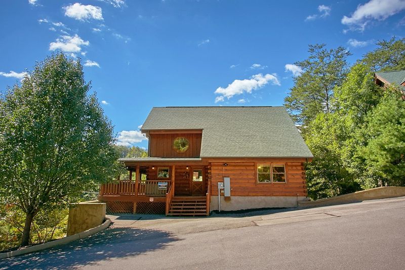 2016 Bear Haven Way, Sevierville, TN 37876