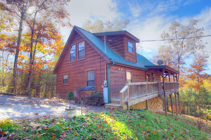 2016 Bird Ridge Rd, Sevierville, TN 37876