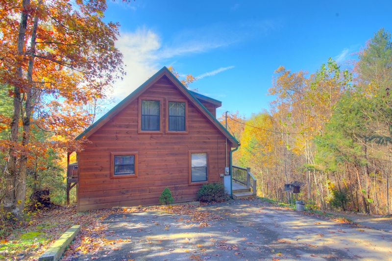 2016 Bird Ridge Rd, Sevierville, TN 37876