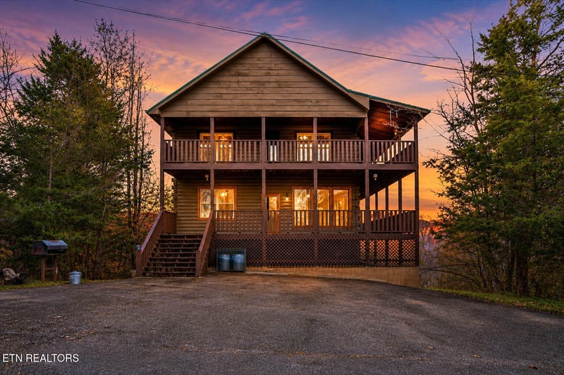 2016 Oakmont Dr, Sevierville, TN 37876