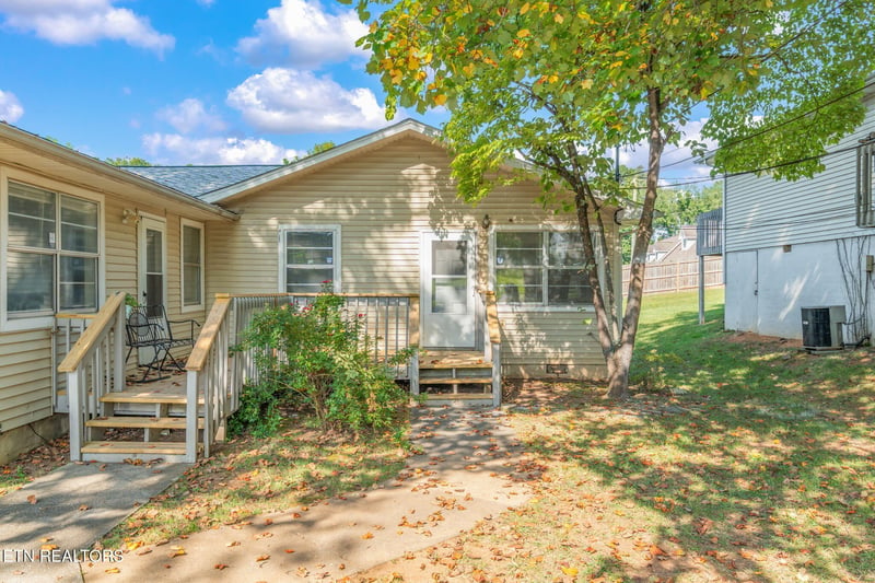 2017 Countryhill Ln, Knoxville, TN 37923