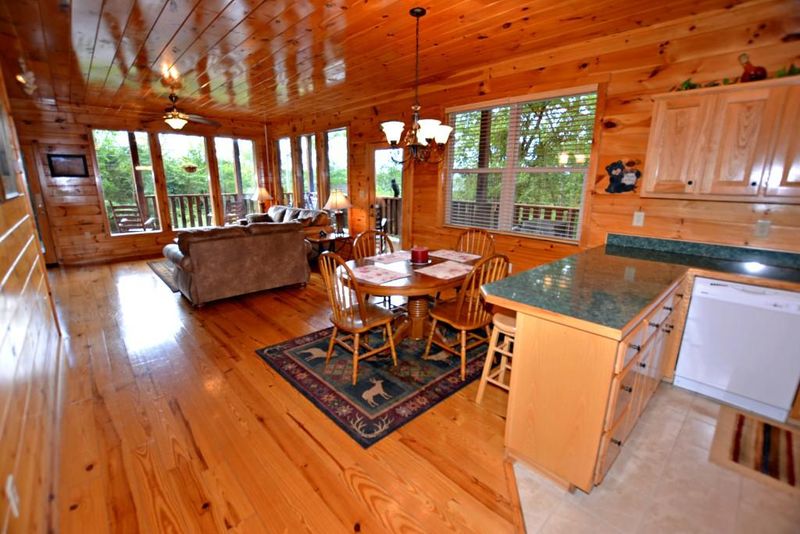 2017 Oakmont Dr, Sevierville, TN 37876