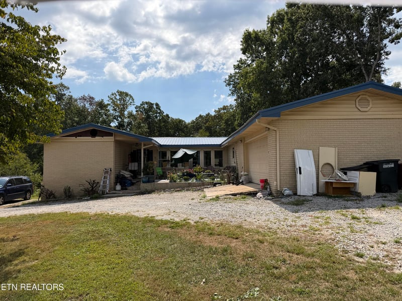 2018 Highland Ln, Crossville, TN 38555