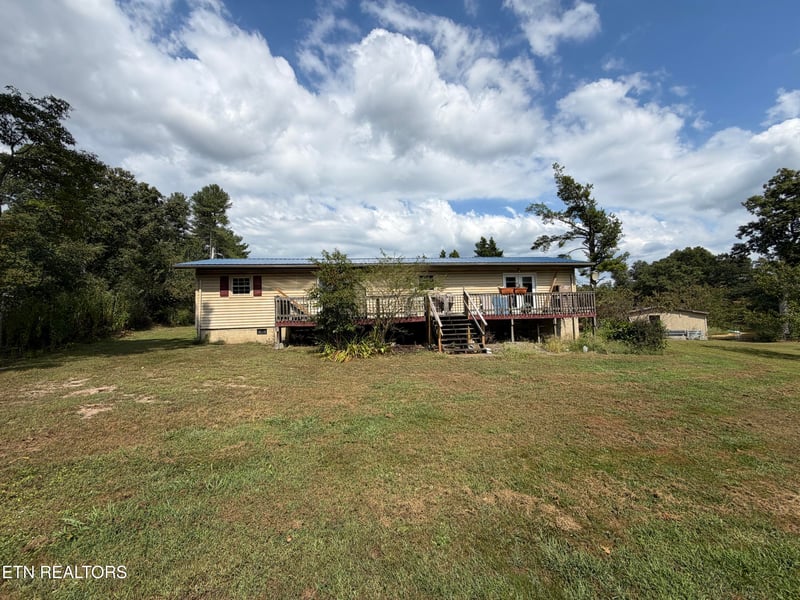 2018 Highland Ln, Crossville, TN 38555
