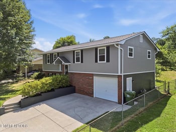2018 Swarthmore Ln, Maryville, TN 37804