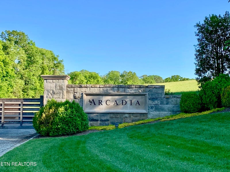 2019 Arcadia Peninsula Way, Knoxville, TN 37922