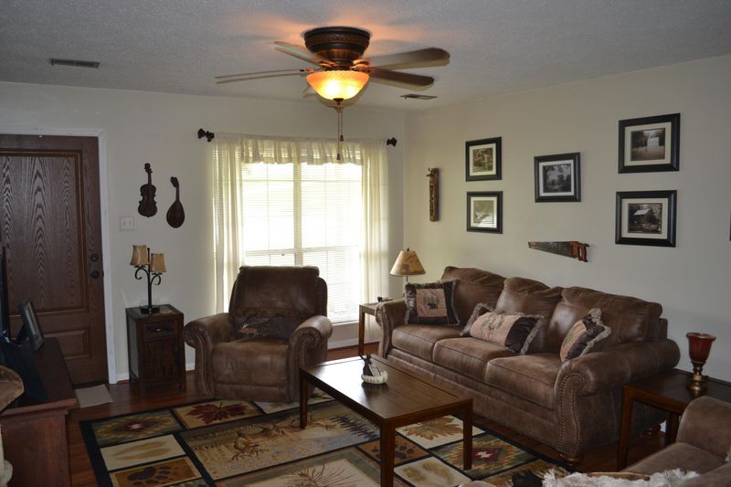 2019 Five Oaks Ln, Maryville, TN 37801