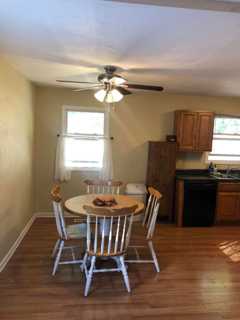 202 Alhambra Rd, Oak Ridge, TN 37830