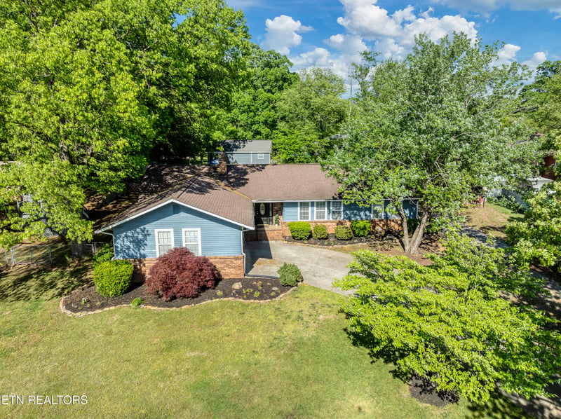202 Candora Rd, Maryville, TN 37804