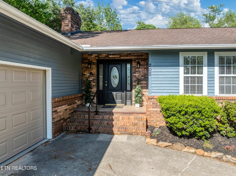 202 Candora Rd, Maryville, TN 37804
