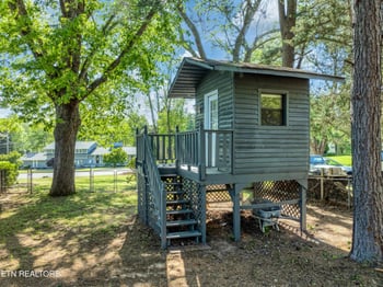 202 Candora Rd, Maryville, TN 37804