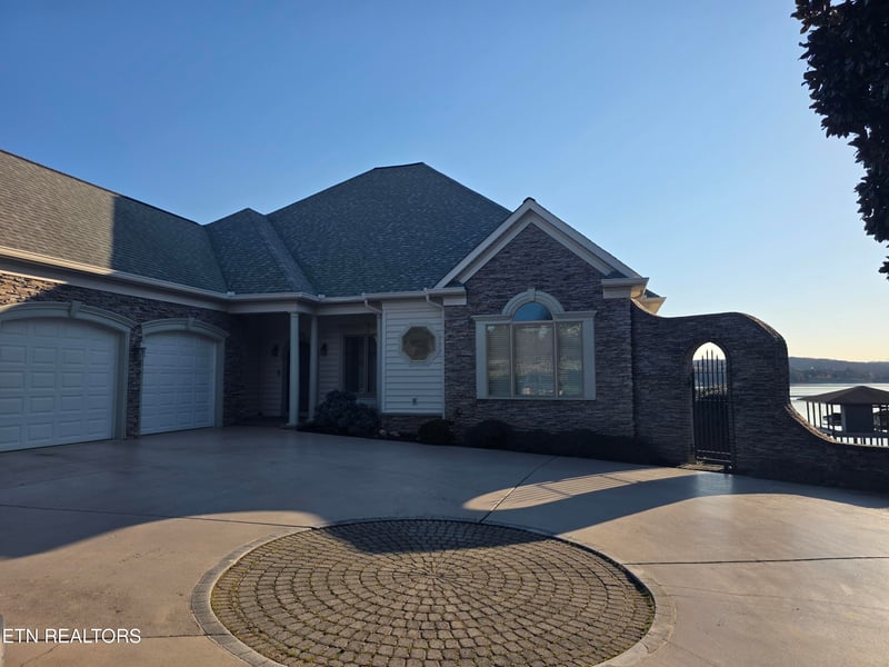 202 Coyatee Cv, Loudon, TN 37774