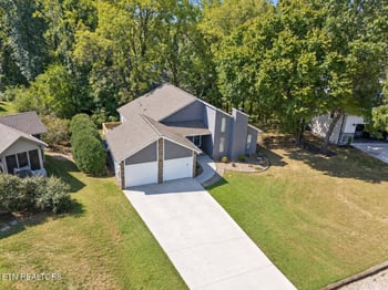 202 Daksi Ln, Loudon, TN 37774