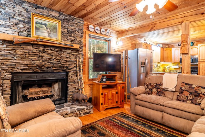 202 Fern Ridge Rd, Townsend, TN 37882