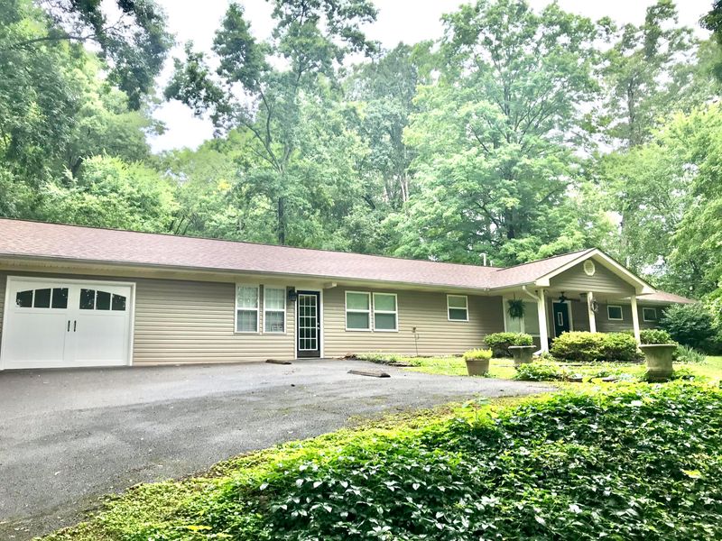 202 Foust Carney Rd, Powell, TN 37849