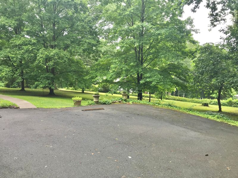 202 Foust Carney Rd, Powell, TN 37849