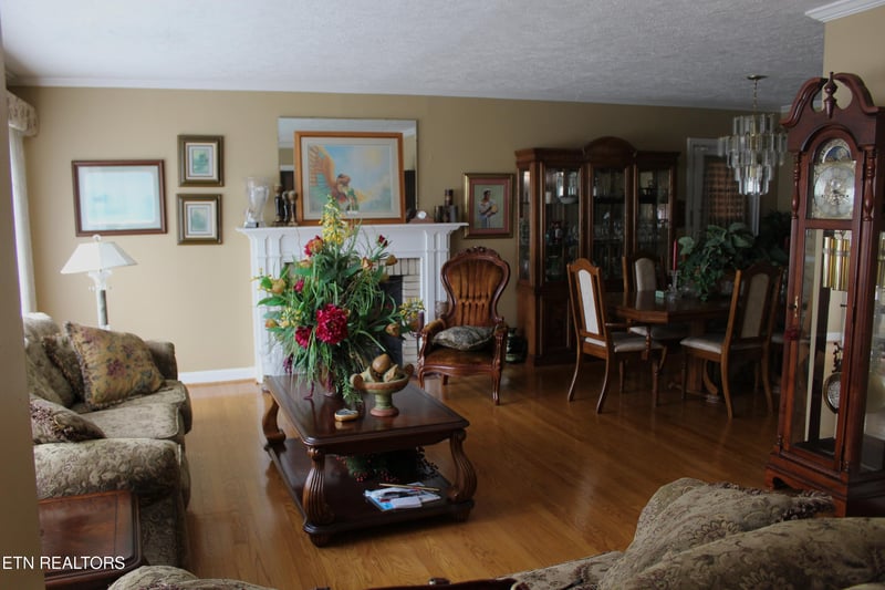 202 Grata Rd, Knoxville, TN 37914