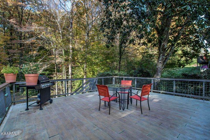 202 Hillside Rd, Oak Ridge, TN 37830
