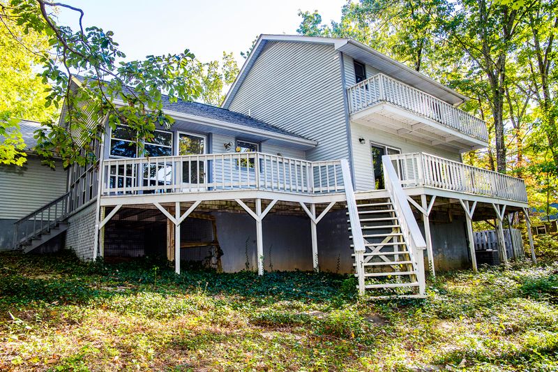 202 Lakeside Dr, Crossville, TN 38558