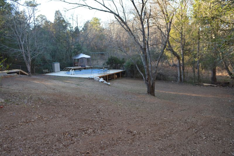 202 Lane Rd, Lenoir City, TN 37772