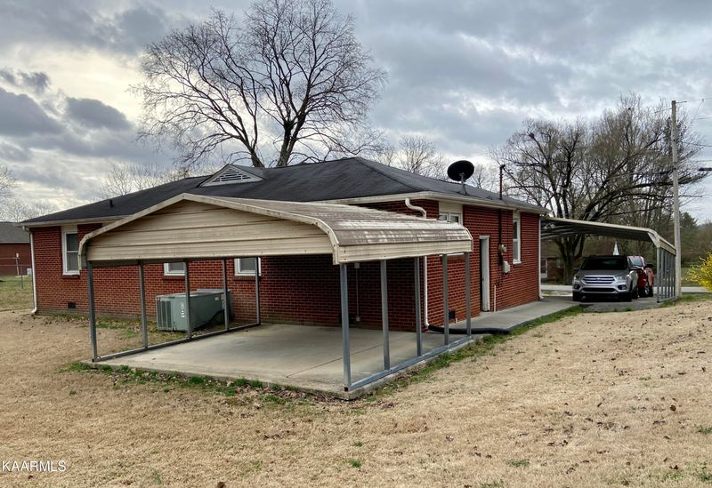 202 Meadowview Dr, Kingston, TN 37763