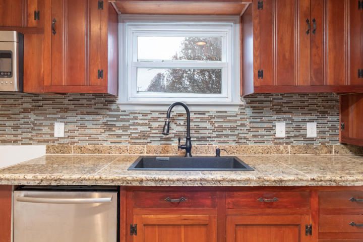 202 Mimosa Cir, Clinton, TN 37716