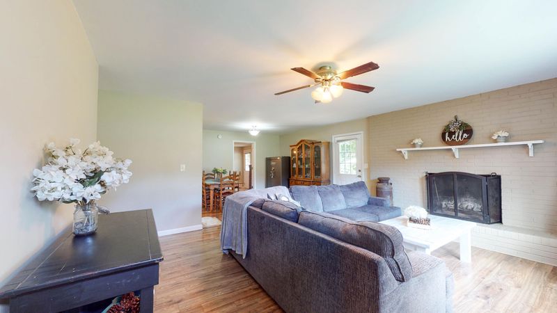 202 Nancy Ln, Clinton, TN 37716