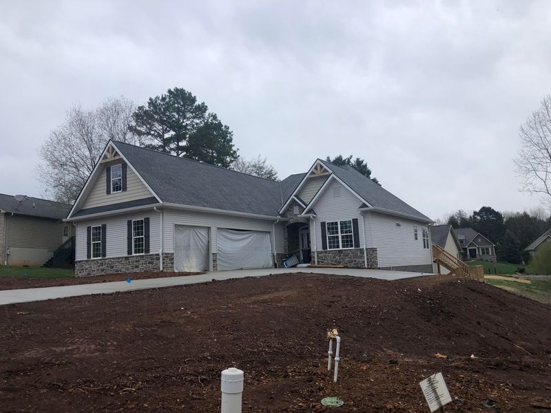 202 Nicoma Dr, Loudon, TN 37774
