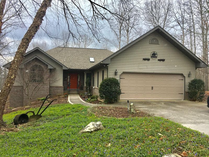 202 Osage Ln, Loudon, TN 37774