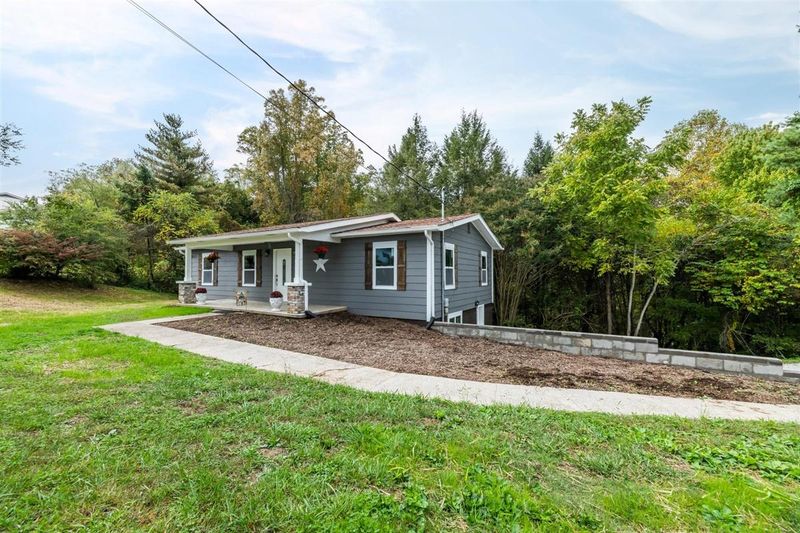 202 Pleasant View Loop, Clinton, TN 37716