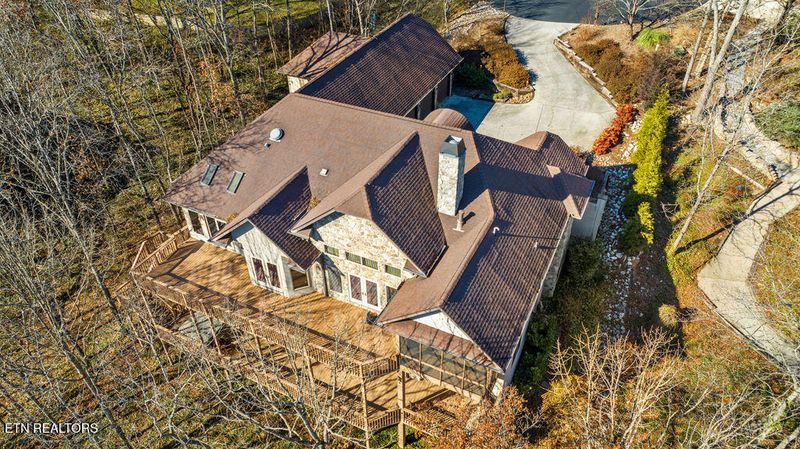 202 Shawnee Cv, Loudon, TN 37774