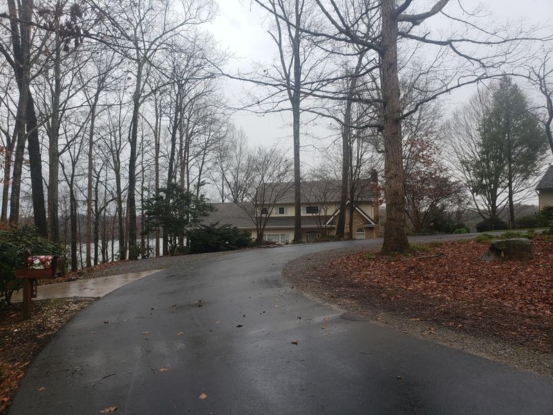 202 Tigitsi Pl, Loudon, TN 37774
