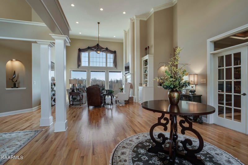 202 Tuscarora Ln, Loudon, TN 37774