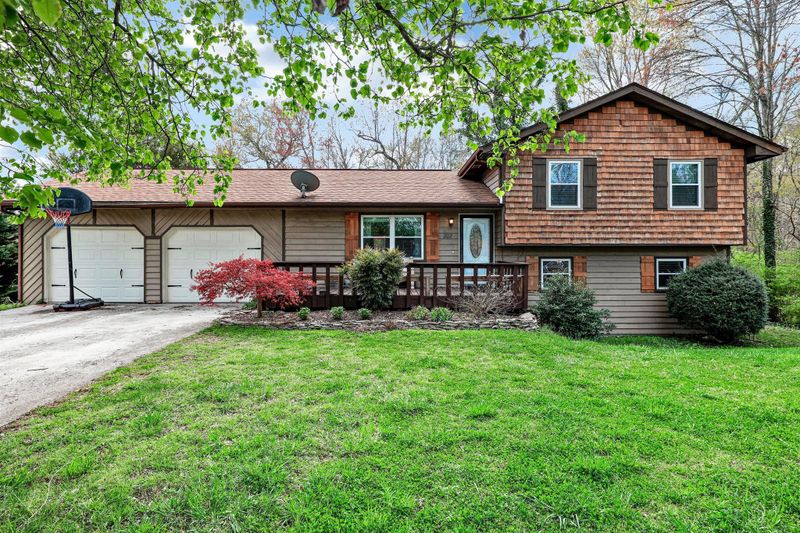 202 Vintage Ln, Clinton, TN 37716