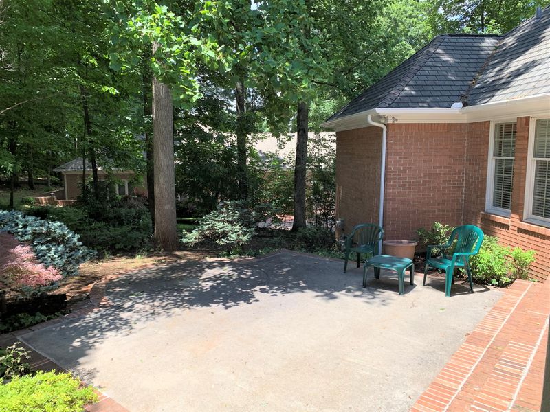 202 Whippoorwill Dr, Oak Ridge, TN 37830