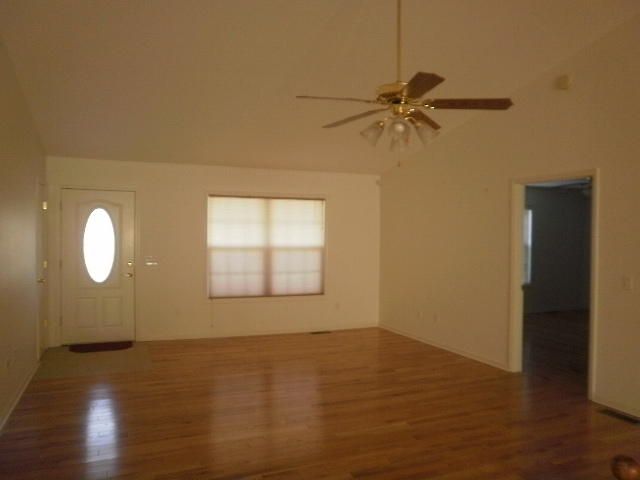 2020 Buffalo Dr, Crossville, TN 38572