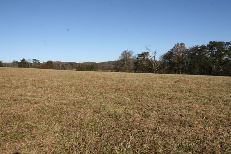 2020 Niles Ferry Rd, Madisonville, TN 37354