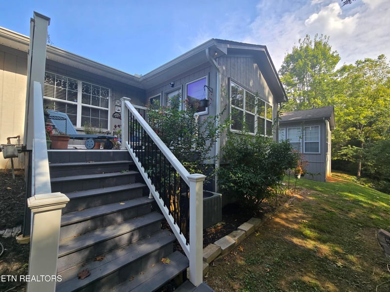 2021 Locarno Dr, Knoxville, TN 37914