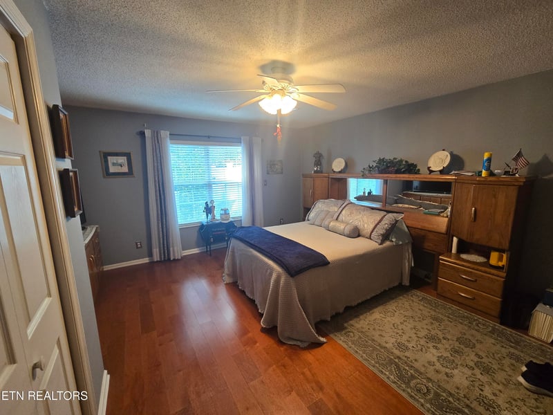 2021 Locarno Dr, Knoxville, TN 37914
