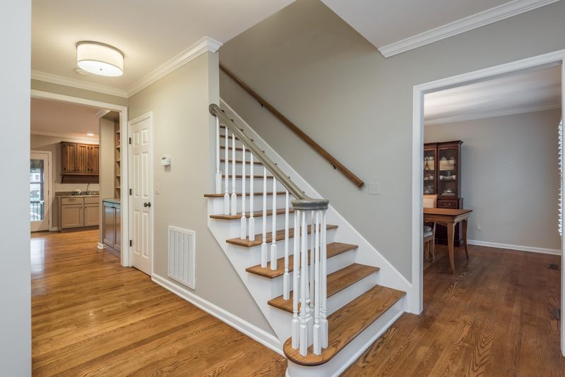 2021 Lyons Ridge Rd, Knoxville, TN 37919