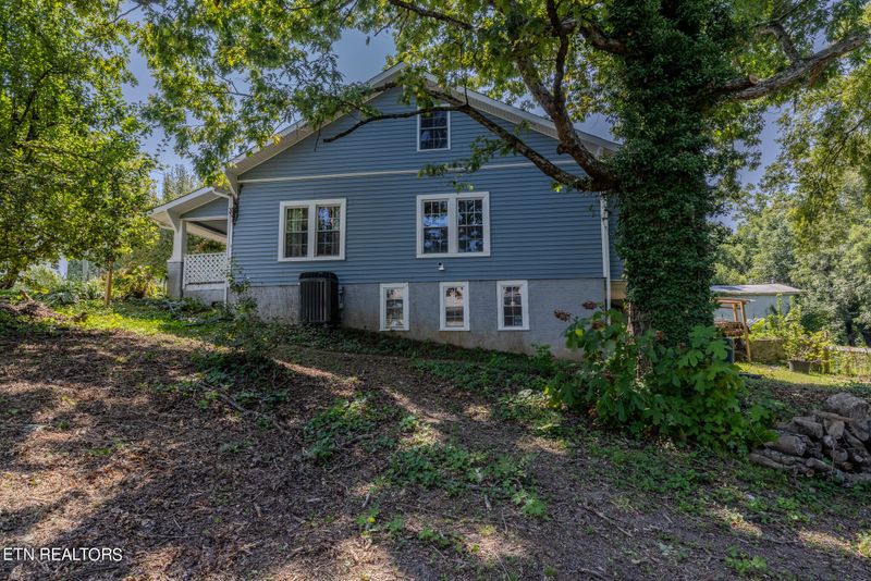 2021 Nadine St, Knoxville, TN 37917