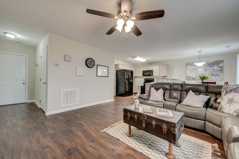 2022 Bluebonnet Dr, Mascot, TN 37806