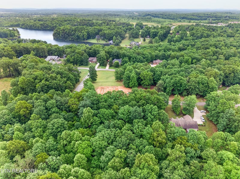 2022 Cumberland View Dr, Crossville, TN 38571
