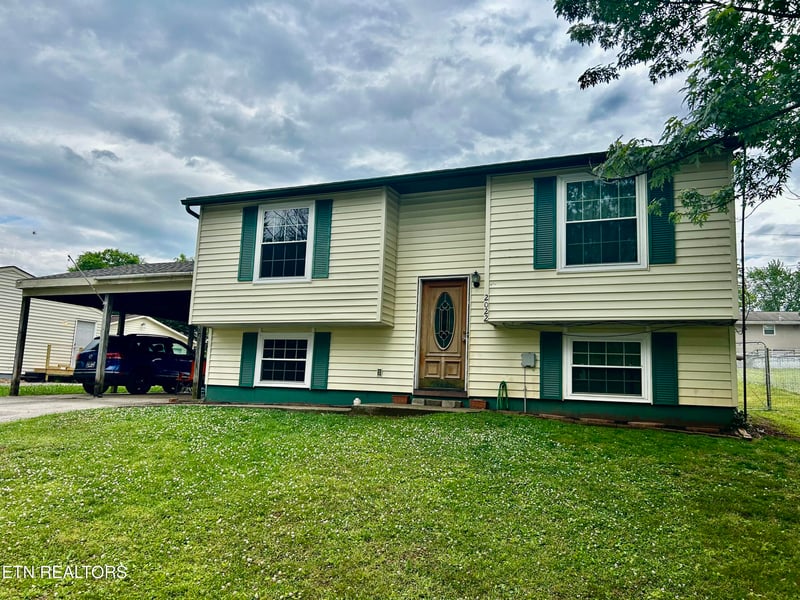 2022 Lansdowne Ln, Maryville, TN 37804