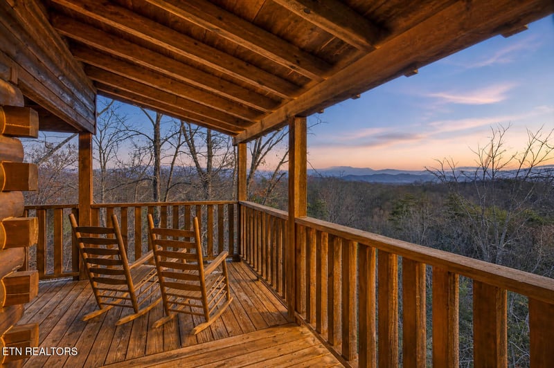 2022 Oakmont Dr, Sevierville, TN 37876