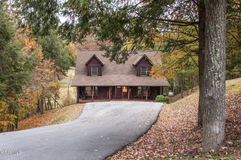 2023 Piney Overlook Ln, Sevierville, TN 37862